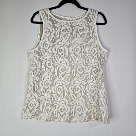 Banana Republic Tops - Banana Republic Size 12P Lace Overlay Sleeveless Top, Back Covered  Buttons